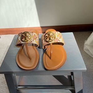 TORY BURCH Women 82642 Gold Logo Icon Benton Leather Sandals - NEW NWOB